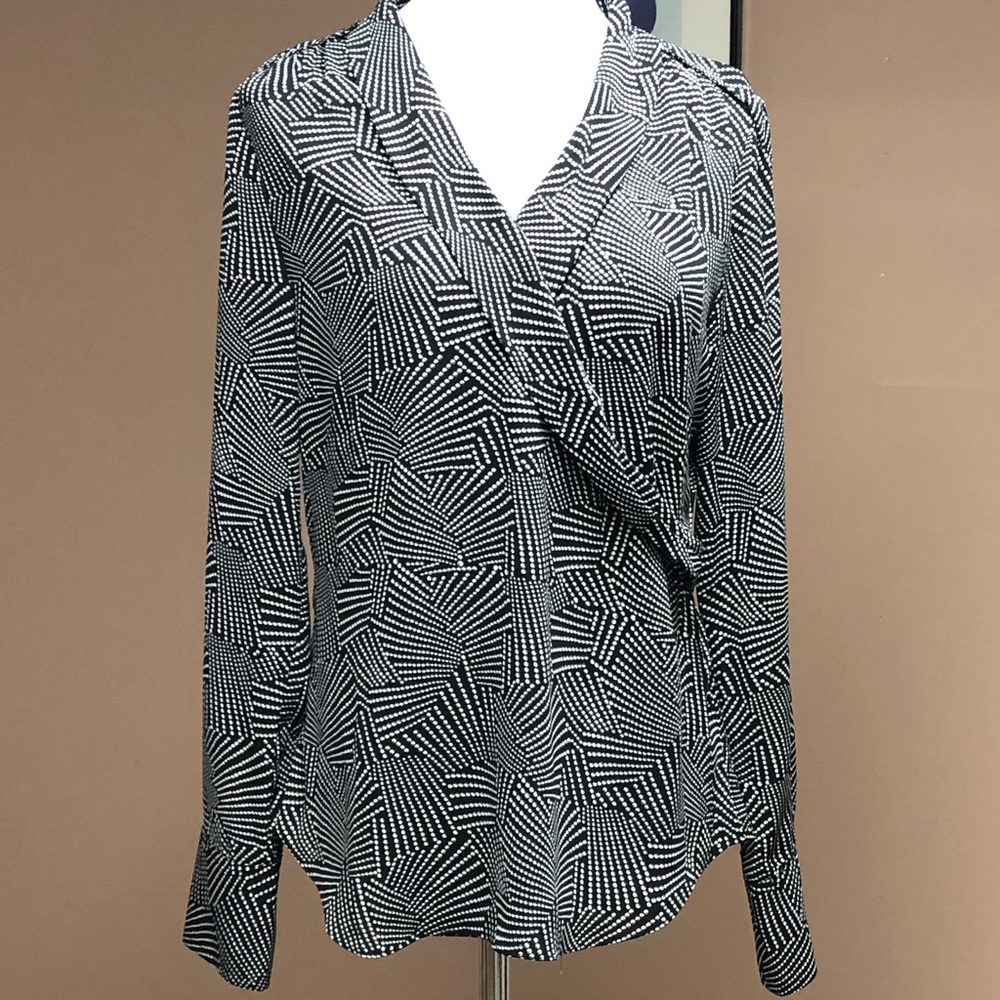 😎 EUC WHBM Wrap Top😎